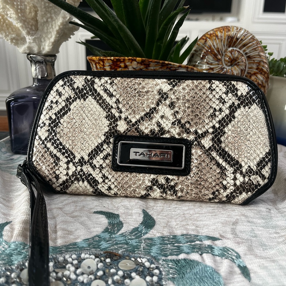 Brand New!! Tahari Faux Snakeskin Patterned Wristlet
